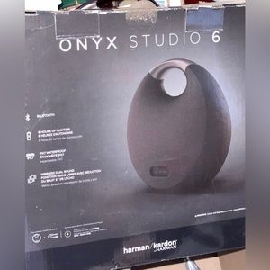 Harman and kardon Bluetooth speaker. Onyx studio 6 Waterproof